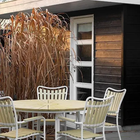 1668 Melby - Elna Lassensvej 21 *